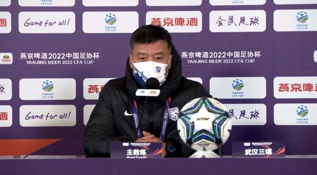 卢战军只听到耳边四周全是枪声，还没来得及做出反应，便听见身边传来的凄惨哀嚎声，以及士兵中弹倒地的声音。
